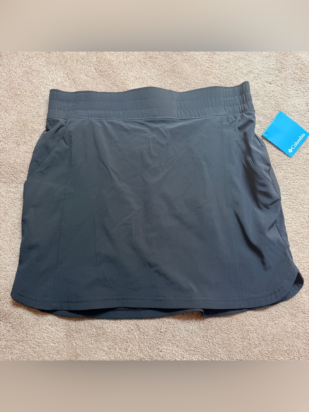 Columbia black skirt w/ attached shorts NWT sz medium